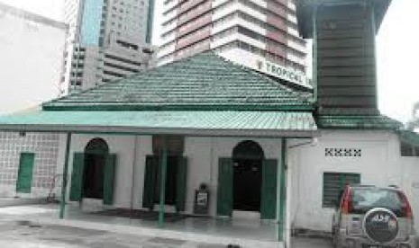 Masjid Al-Attas, Johor Baru, Malaysia. Larangan aktivitas politik di masjid-masjid Johor Malaysia berlaku untuk semua