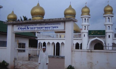 Masjid Al-Azhar di Vientiane, Laos.