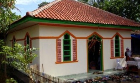 Masjid Al-Mubarokah Sumedang yang dibangun YMN.