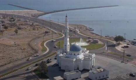  Tiga Masjid di Sharjah Disertifikasi Ramah Untuk Orang Tua. Foto: Masjid Al Qaaa, Kalba, Sharjah.