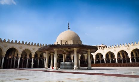 Masjid Amr bin Ash di Kairo, Mesir.