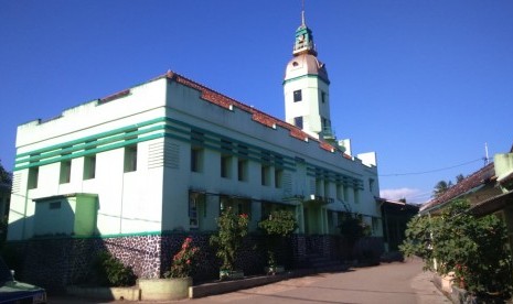 Masjid Assyuro, Cipari, Garut. 