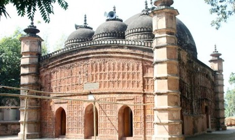 Bangladesh Batasi Jamaah Sholat di Masjid. Foto: Masjid Atia di Bangladesh.