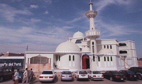 Masjid Babul Islam di Kota Tacna, Peru.