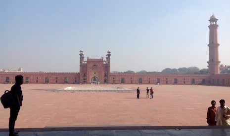 Masjid Badsahi