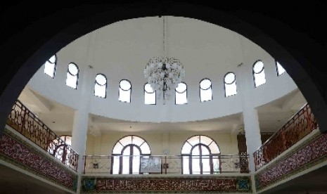 Masjid Baitul Ihsan, Depok, Jawa Barat.