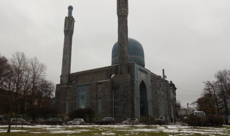 Masjid Biru atau Masjid Sukarno di San Petersburg, Rusia.