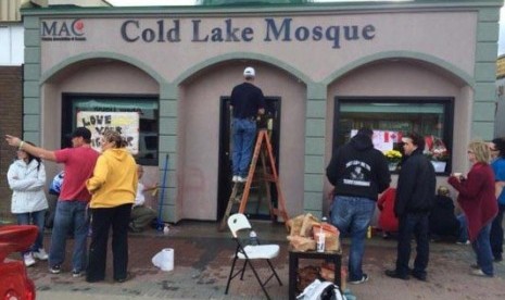 Masjid Cold Lake, salah satu masjid yang ada di  Kanada.