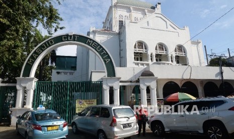  Masjid Cut Meutia yang terletak di Jalan Cut Meutia , Jakarta Pusat, Rabu (8/3). 