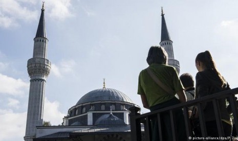 Warga Jerman yang rencakan serang masjid berasal dari sayap kanan. Masjid di jerman 