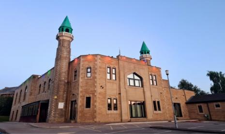 Setengah Komite Masjid Lancashire Wafat karena Covid-19. Masjid Ghausia di Lancashire, Inggris.