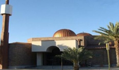 Masjid Islamic Center di Tucson, negara bagian Arizona. Islamic Center ini adalah masjid yang terbesar di kota Tucson.