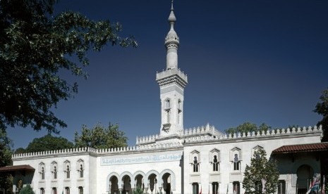 Jumlah Masjid dan Jamaahnya di Amerika Meningkat. Masjid Islamic Center Washington DC