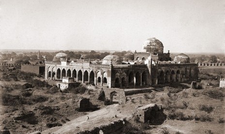 Masjid Jami Gulbarga, India.