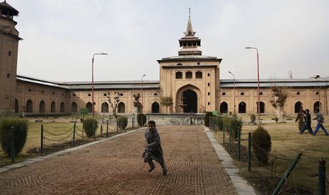 Masjid jamia di Srinagar