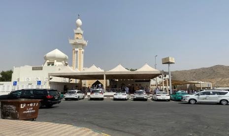 Masjid Jirana, salah satu titik miqat jamaah Indonesia untuk melaksanakan ibadah umroh.