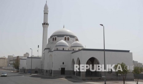  Masjid Jumat terletak tidak jauh dari Masjid Quba di Madinah, Arab Saudi. Masjid ini dibangun untuk memperingati lokasi Rasulullah pertama kali melaksanakan Shalat Jumat yang dahulunya adalah lembah bernama Wadi Ranuna (Ilustrasi)