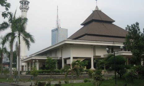 Masjid Kampus IAIN Sunan Ampel Surabaya, Jawa Timur.