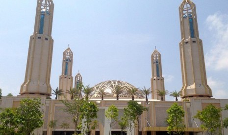 Pemerintah Johor Izinkan Berjamaah Sepertiga Kuota Masjid. Foto: Masjid Kota Iskandar, Johor Bahru, Malaysia.