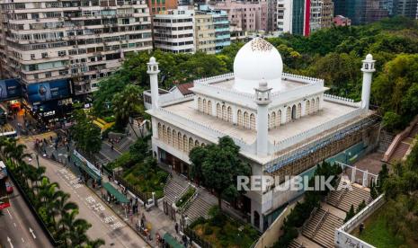 Masjid Kowloon di Hong Kong. Terdapat beberapa rekomendasi wisata ramah Muslim di Hong Kong, salah satunya Masjid Kowloon yang merupakan masjid terbesar di Hong Kong.