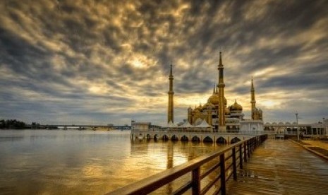 Sultan Terengganu Perbolehkan Sholat Jumat di Masjid. Masjid Kristal, di Kuala Terengganu, Malaysia (ilustrasi).