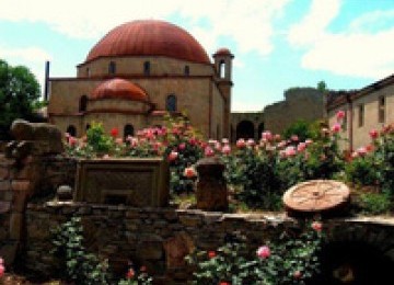 Masjid Murad Agha di kota Tajura dekat Ibukota Libya, Tripoli.