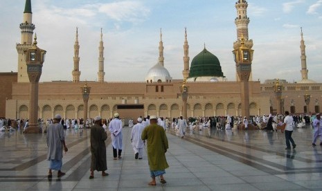 Masjid Nabawi di Madinah Al-Munawarah, Arab Saudi.