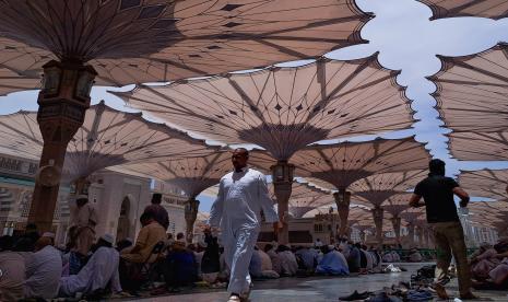 Masjid Nabawi di Madinah, Arab Saudi.