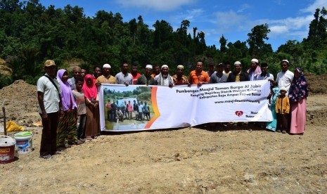  Masjid Nusantara Bangun Masjid di Papua