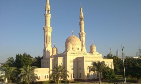 Seluruh Masjid di Dubai Dipasang Kerai. Foto:  Masjid Palm Jumeirah, Dubai