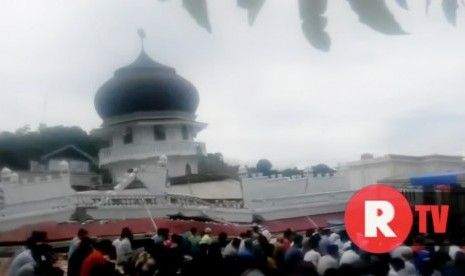 Masjid Quba Pangwa, Desa Kuta Pangwa, Kecamatan Trienggadeng, Kabupaten Pidie Jaya, Jumat (9/12). 