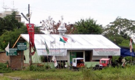 Masjid Raudhatul Islam di Jalan Putri Hijau Medan atau berada di belakang Hotel Emerald Garden