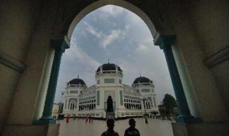 Masjid Raya Al-Mashun, Medan, Sumatra Utara. 