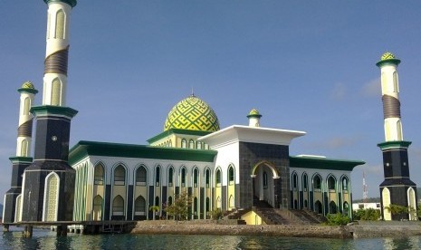 Masjid Raya Al-Munawar, Ternate. NU Maluku Utara Pertanyakan Pemkot Ternate Sholat Idul Adha pada 9 Juli