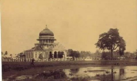 Masjid Raya Baiturrahman (Aceh) tempo dulu.