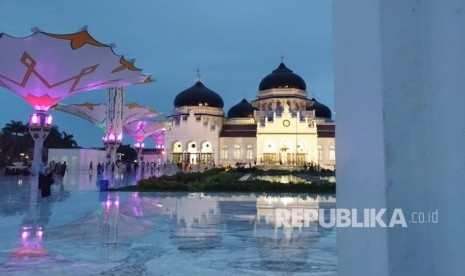 Madrasah dan pesantren di Aceh diliburkan dua pekan. Masjid Raya Baiturrahman, Banda Aceh.  