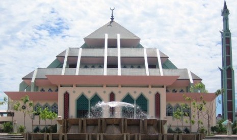 Masjid Raya Batam.