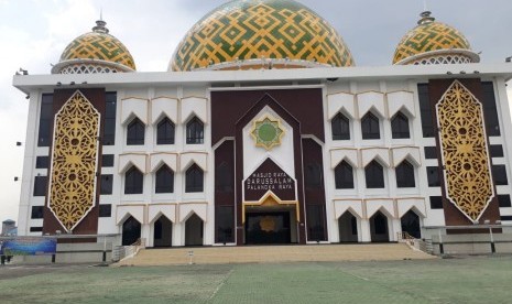 Masjid Raya Darussalam Palangka Raya berornamen khas dayak.