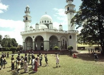 Masjid sekaligus Islamic Center di Barrackpore, Trinidad.