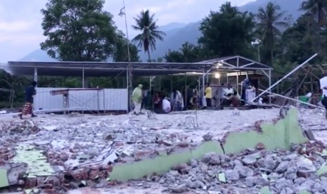 Masjid Semipermanen di Sulteng 