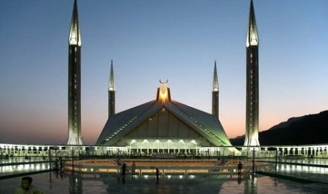 Masjid Shah Faisal Islamabad Pakistan sempat ditutup akibat pelanggaran prokes.