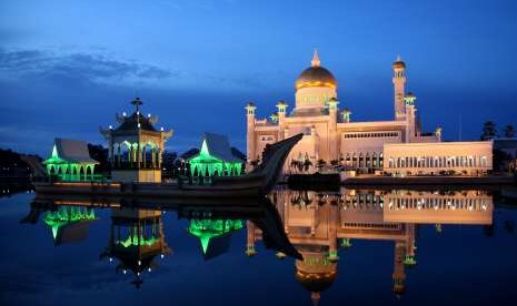 Khataman Alquran Tandai Hari Jadi Masjid di Brunei. Foto: Masjid Sultan Omar Ali Saifuddin di Brunei Darussalam.