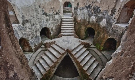 Masjid Sumur Gumuling