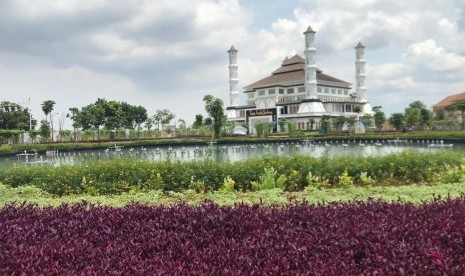 Masjid Tajug Gede.