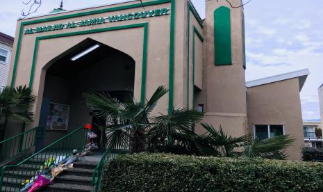 Masjid di Kanada Kembali Dibuka dengan Adaptasi Baru. Masjid tertua di Vancouver, Kanada, Al Jamia Al Masjid, mulai mengumandangkan adzan untuk pertama kalinya melalui pengeras suara. 