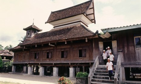  Raja Perlis Temui Komunitas Muslim di Thailand. Foto:  Masjid Wadi Al Husein adalah salah satu peninggalan dalam sejarah penyebaran Islam di Thailand bagian selatan, tepatnya di Provinsi Narathiwat. Masjid ini berusia lebih dari 300 tahun.