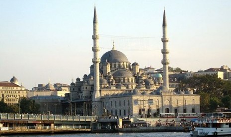 Masjid Yeni atau Yeni Camii, Istanbul, Turki