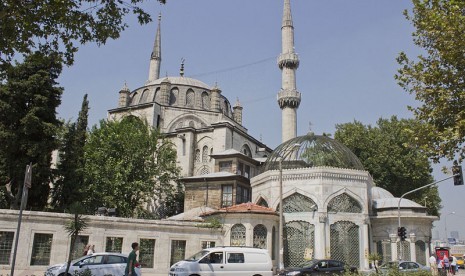 Masjid Yeni Valide, Istanbul, Turki.