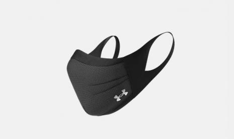 Masker olahraga Under Armour.