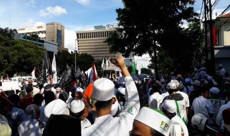 Massa aksi longmarch yang akan dilakukan Gerakan Nasional Pengawal Fatwa (GNPF) MUI, Jumat (28/4).